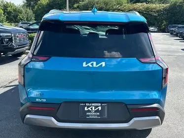 2026 Kia EV9 Wind AWD photo 4