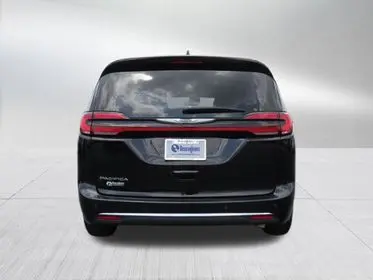 2025 Chrysler Pacifica Select photo 5