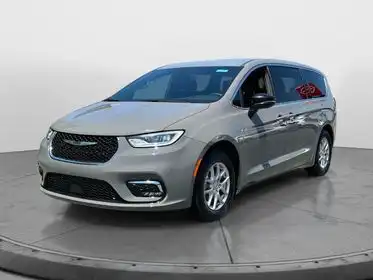 2025 Chrysler Pacifica Select's photo