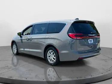 2025 Chrysler Pacifica Select photo 4