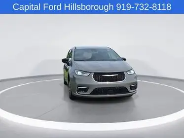 2025 Chrysler Pacifica Select photo 1