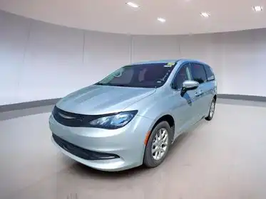 2023 Chrysler Voyager LX's photo