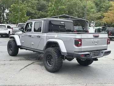 2020 Jeep Gladiator Overland's photo