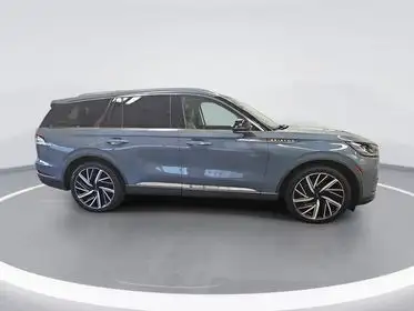 2025 Lincoln Aviator Reserve AWD's photo