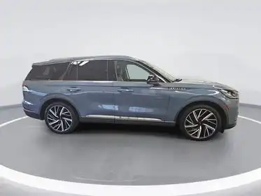 2025 Lincoln Aviator Reserve AWD's photo