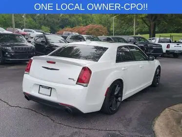2023 Chrysler 300 C photo 4