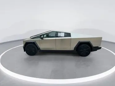 2025 Tesla Cybertruck Long Range photo 3