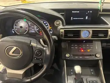 2016 Lexus IS 350 200t's photo
