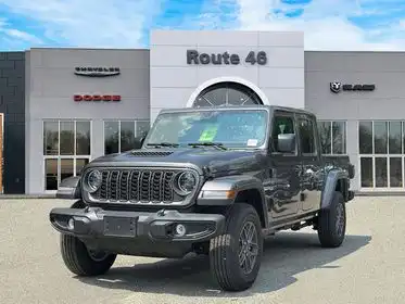 2025 Jeep Gladiator Sport S Auto's photo
