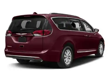 2017 Chrysler Pacifica Touring-L Plus's photo