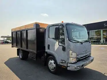 2016 Isuzu NRR's photo
