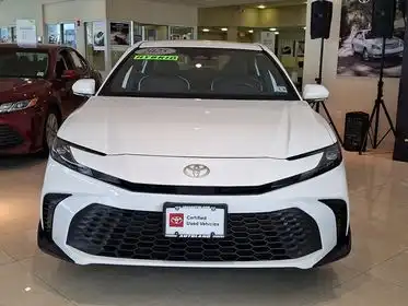 2025 Toyota Camry SE AWD Hybrid's photo