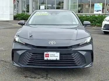 2025 Toyota Camry LE Hybrid's photo