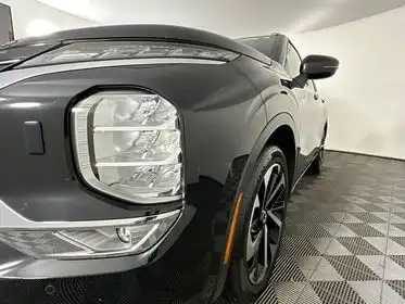 2022 Mitsubishi Outlander SEL S-AWC's photo