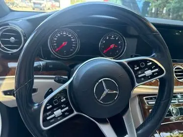 2019 Mercedes-Benz E-Class E300 photo 3
