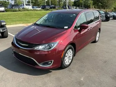 2018 Chrysler Pacifica Touring Plus photo 4