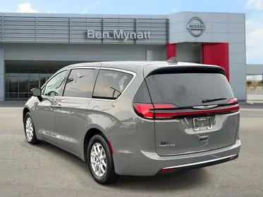 2025 Chrysler Pacifica Select photo 4