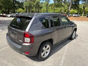2015 Jeep Compass Latitude photo 3