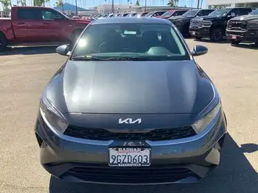 2023 Kia Forte LXS AT's photo