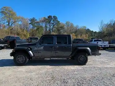 2026 Jeep Gladiator Sport S Auto's photo