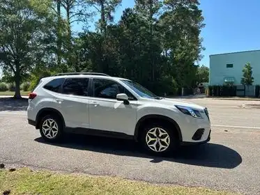 2023 Subaru Forester Premium's photo