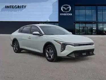 2025 Kia K4 LXS AT's photo