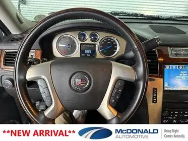 2013 Cadillac Escalade Platinum Edition AWD photo 4