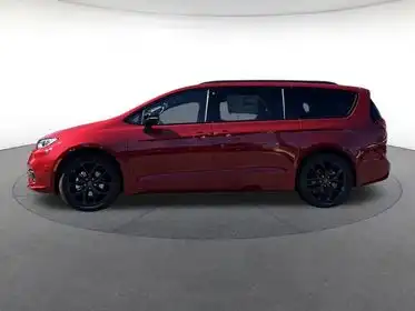 2026 Chrysler Pacifica Limited's photo