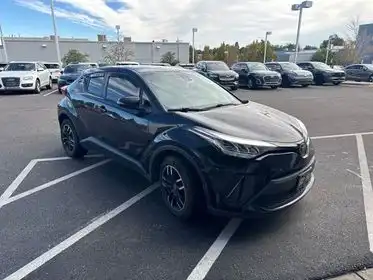 2021 Toyota C-HR LE's photo