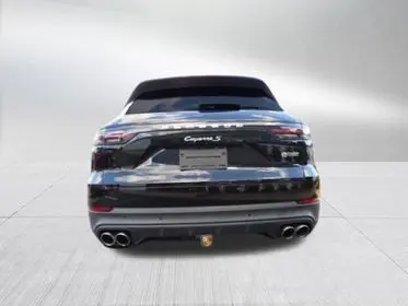 2020 Porsche Cayenne S photo 3