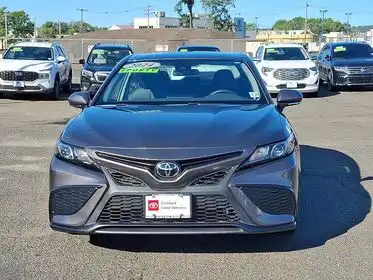 2024 Toyota Camry SE's photo