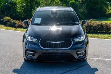 2025 Chrysler Pacifica Select photo 1