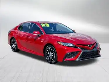 2023 Toyota Camry SE's photo