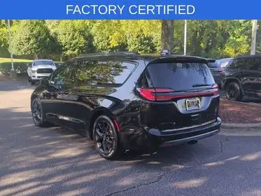 2025 Chrysler Pacifica Limited photo 1