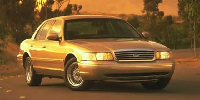 1999 Ford Crown Victoria LX's photo