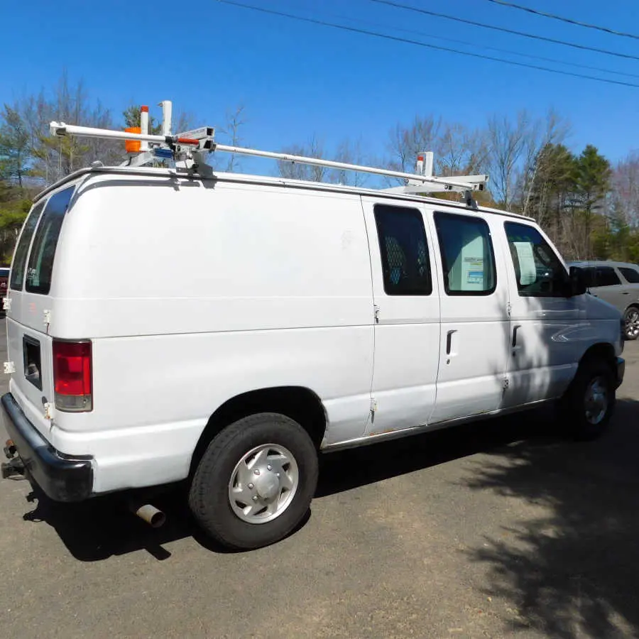 2014 Ford E-Series E-250 Van photo 4