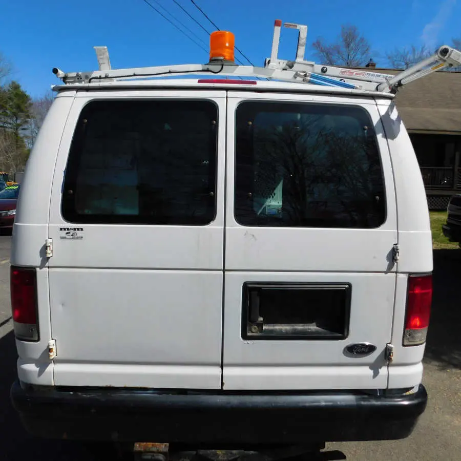2014 Ford E-Series E-250 Van photo 5
