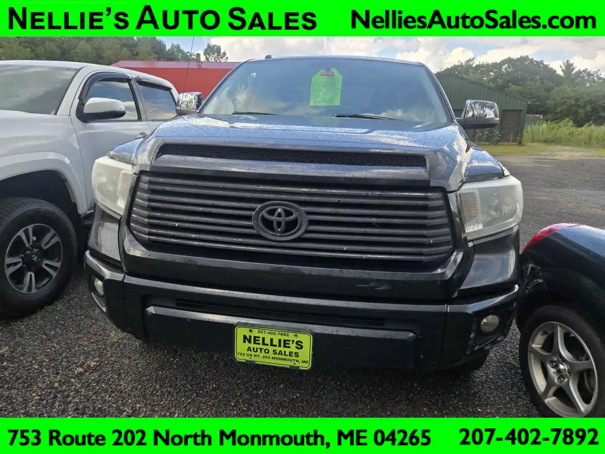 2017 Toyota Tundra Platinum 5.7L 4WD Crew Max Short Bed's photo