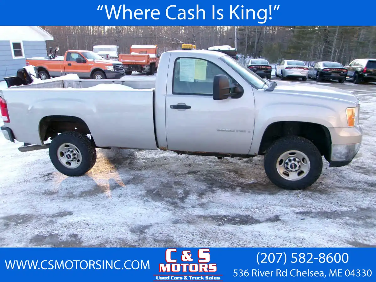 2007 GMC Sierra 4WD Regular Cab 8ft SLE1's photo