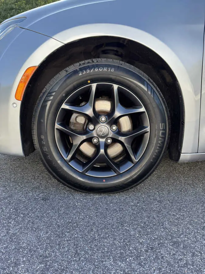 2019 Chrysler Pacifica Limited photo 3