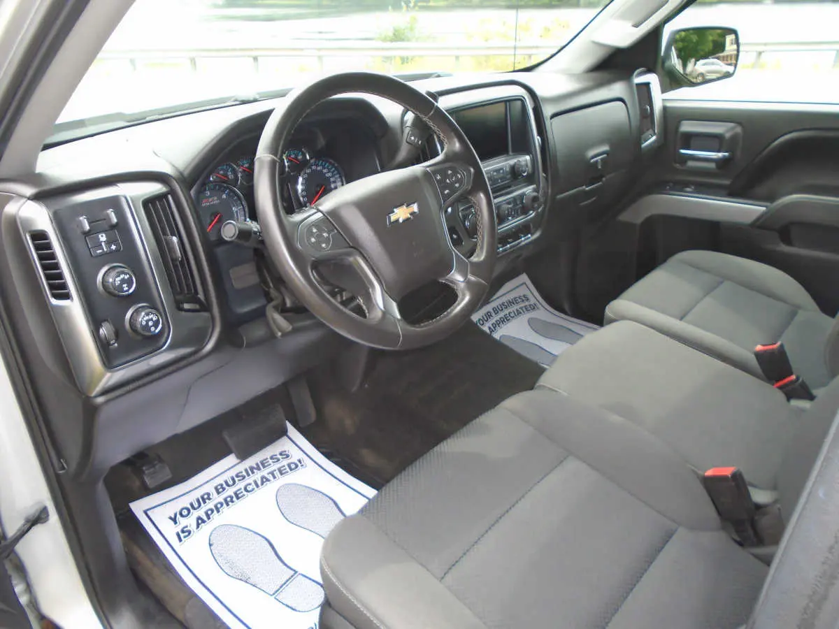 2017 Chevrolet Silverado 1500 LT 4X4 Double Cab Std Box photo 5