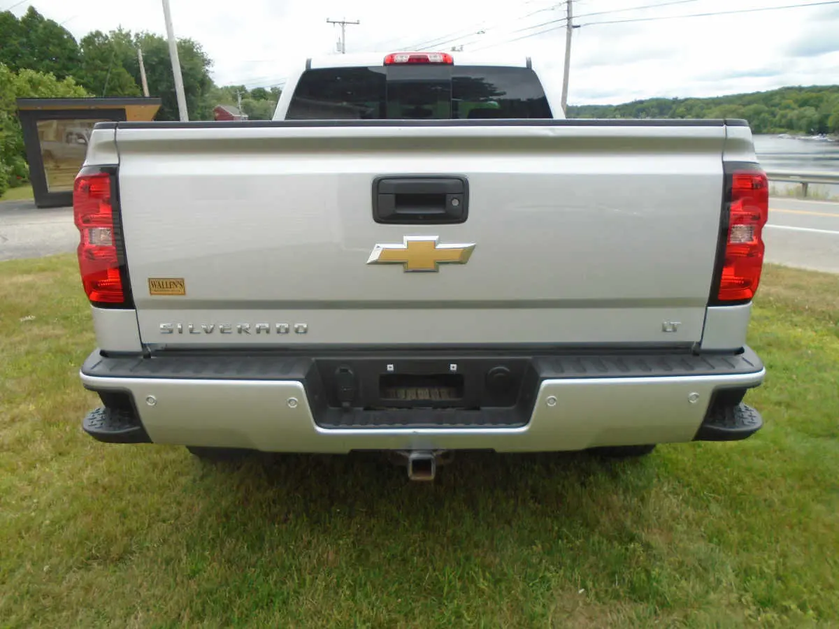 2017 Chevrolet Silverado 1500 LT 4X4 Double Cab Std Box photo 3