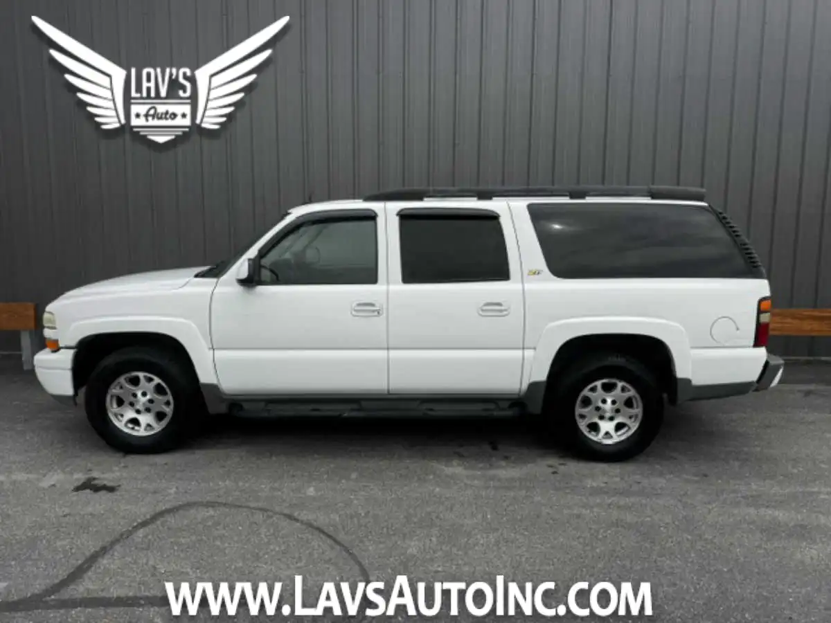 2004 Chevrolet Suburban LS 4WD 1500 Series's photo
