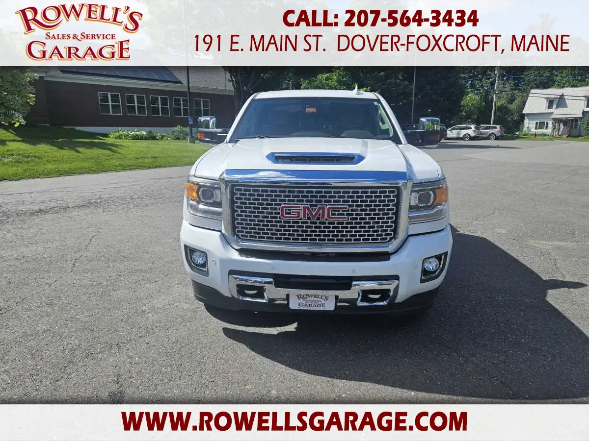 2017 GMC Sierra 4WD Crew Cab Long Box Denali's photo