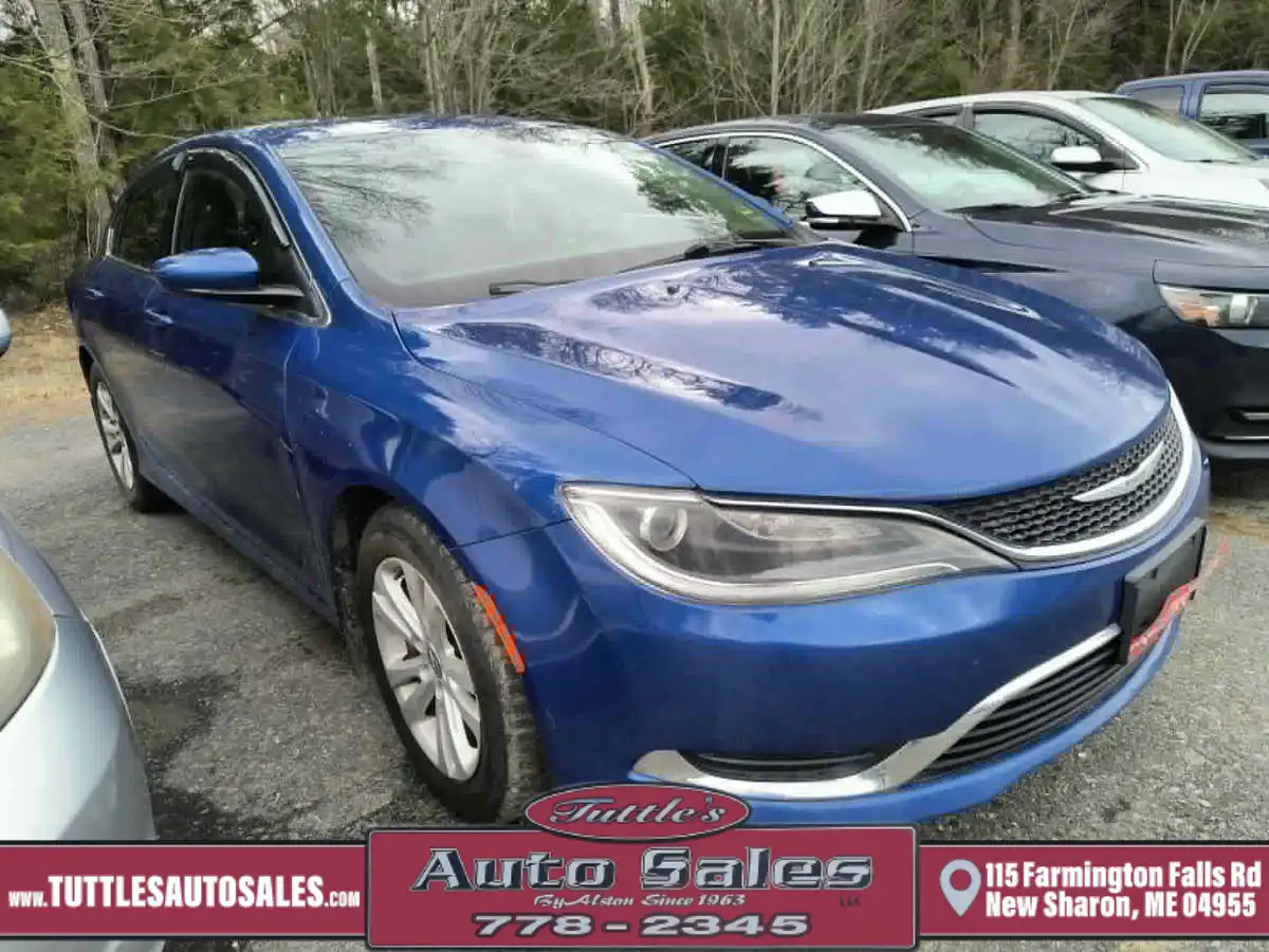 2016 Chrysler 200 Limited's photo