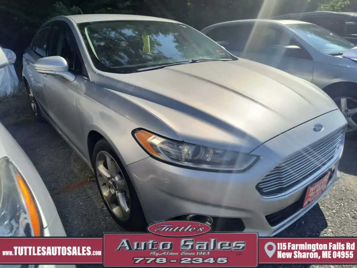 2015 Ford Fusion SE FWD's photo
