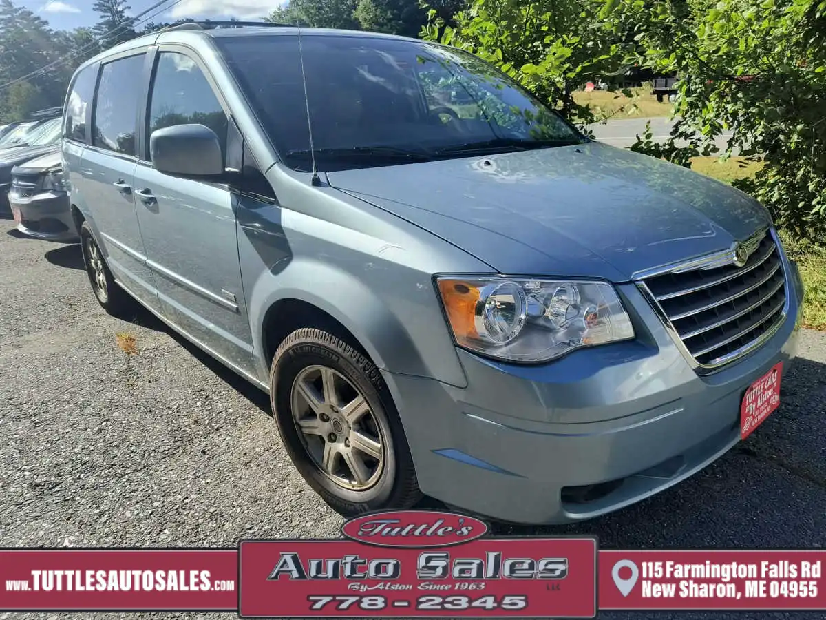 2008 Chrysler Town & Country Touring's photo