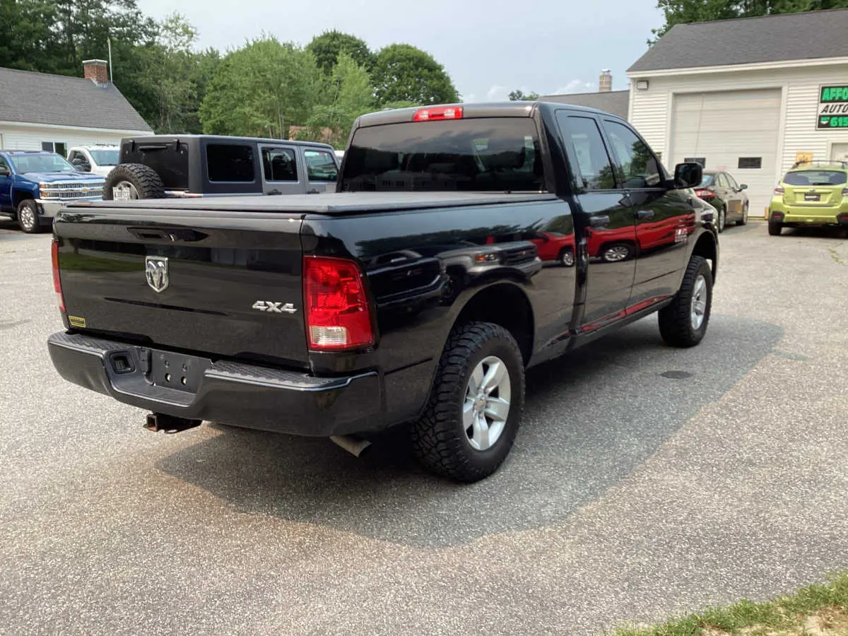 2018 RAM 1500 Express 4x4 Quad Cab 6'4 photo 4