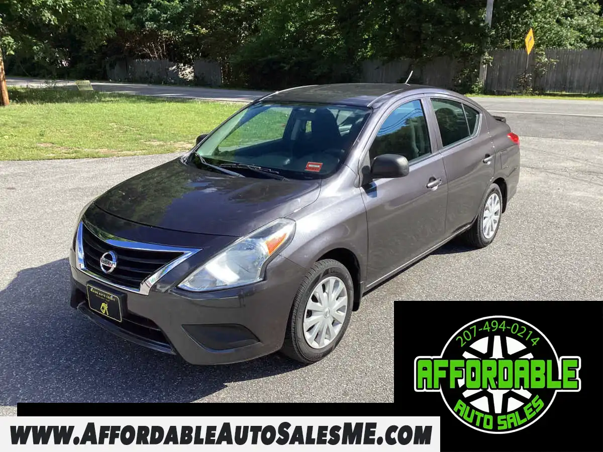 2015 Nissan Versa 1.6 S Plus CVT's photo
