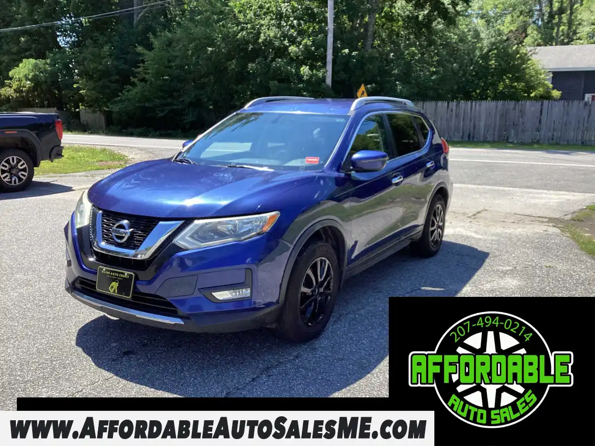 2017 Nissan Rogue SV FWD's photo
